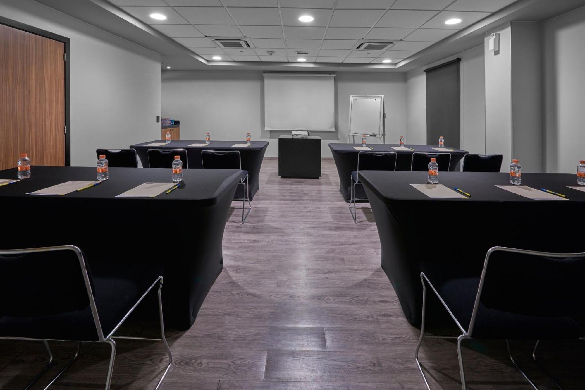 City Express By Marriott Irapuato Buitenkant foto