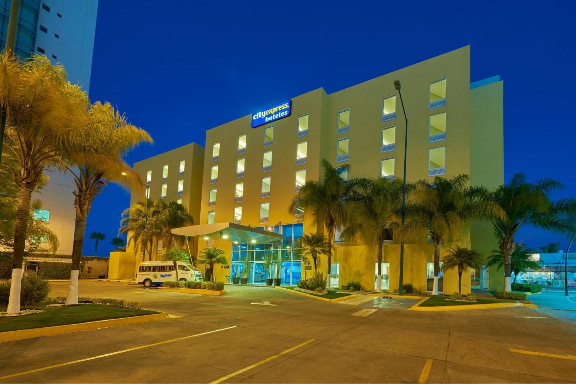City Express By Marriott Irapuato Buitenkant foto