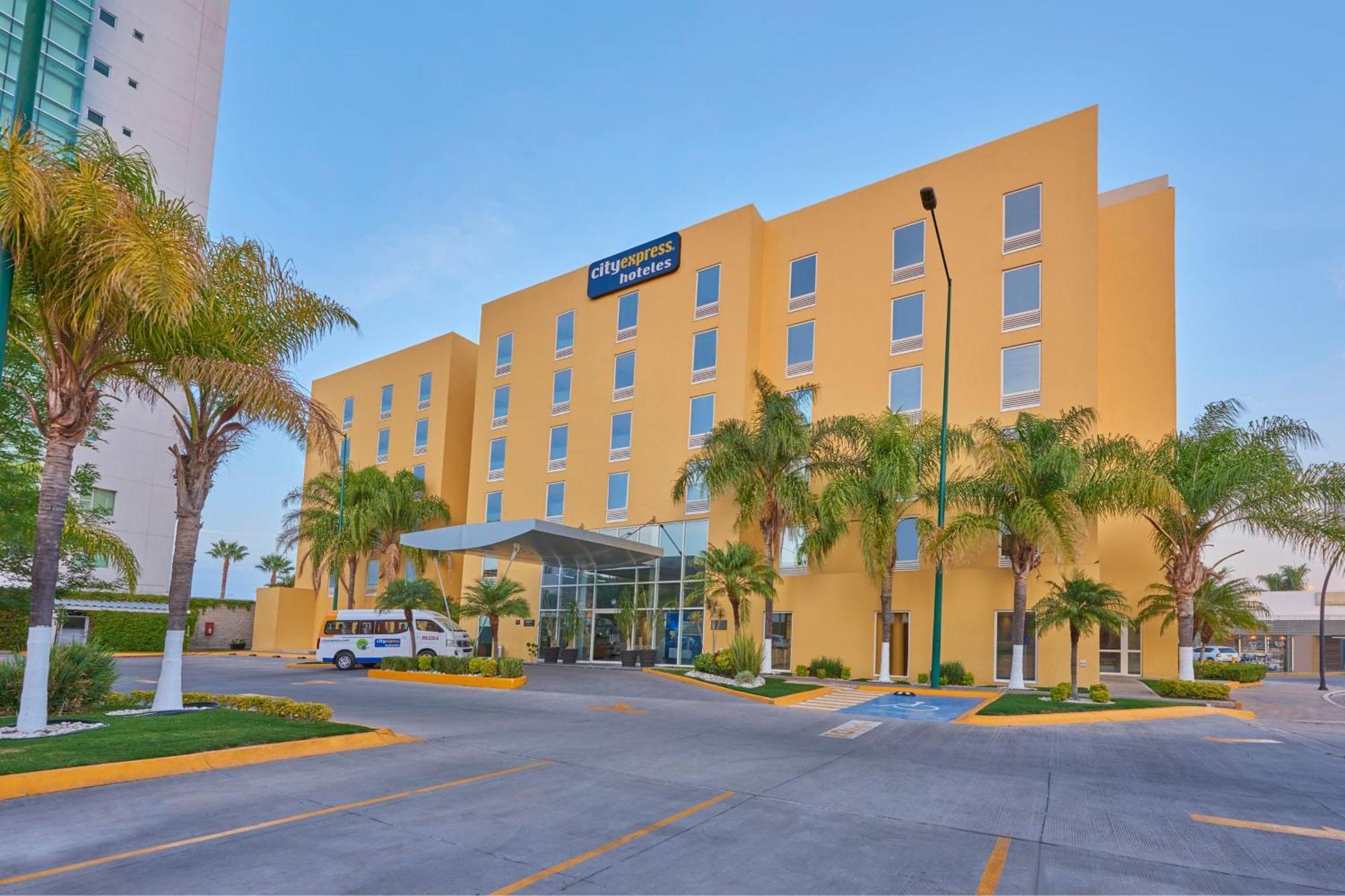 City Express By Marriott Irapuato Buitenkant foto