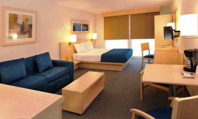 City Express By Marriott Irapuato Buitenkant foto